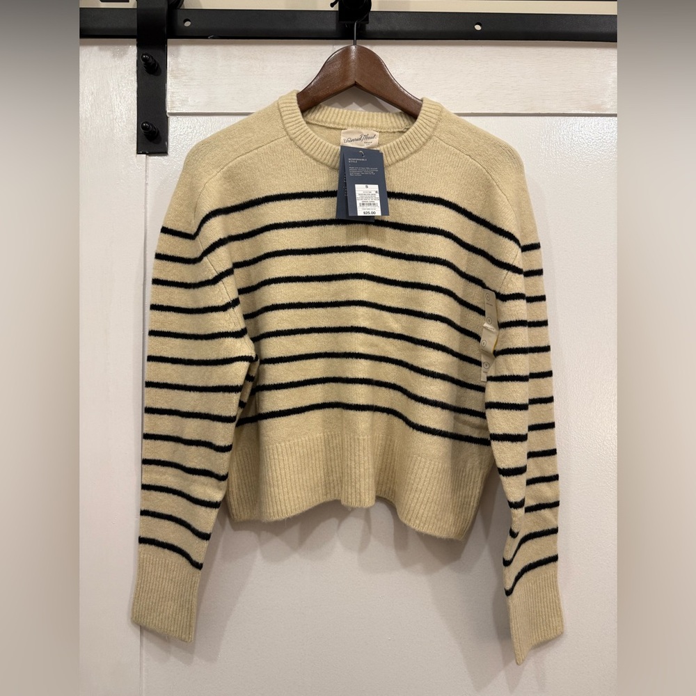 Universal Thread Tan and Black Striped Pullover Crew Sweater